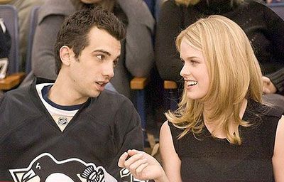 Kirk (Jay Baruchel) and Molly (Alice Eve) discuss hockey in SHE'S OUT OF MY LEAGUE.