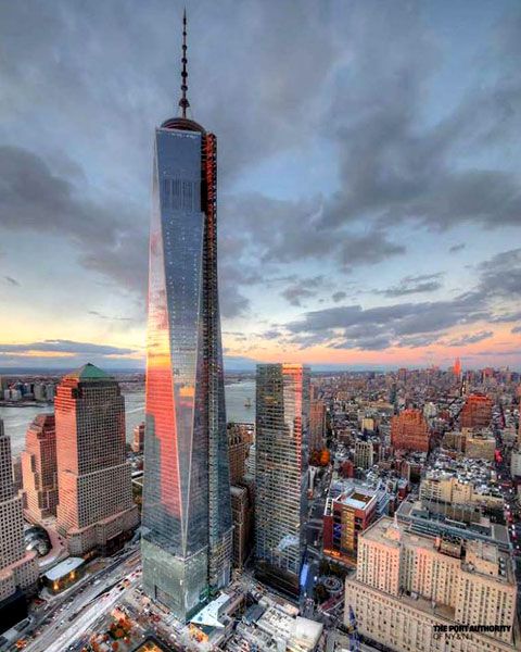 The 1 World Trade Center as of November 27, 2013.