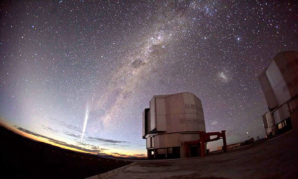 The Milky Way and Comet Lovejoy are visible in this snapshot of the European Southern Observatory in Chile.