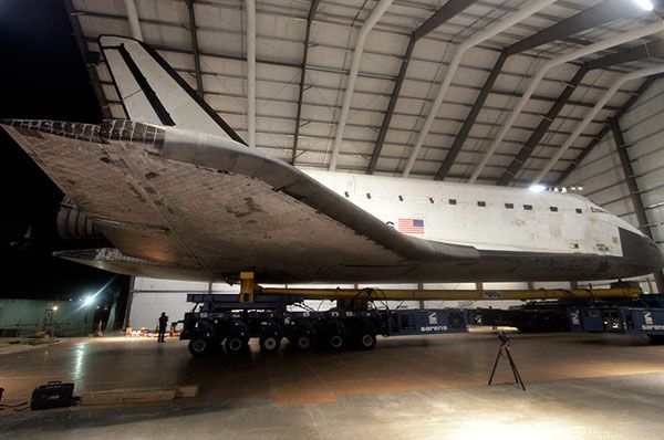 An actual pic of Endeavour entering her new home, the Samuel Oschin Pavilion, at the California Science Center on October 14, 2012.