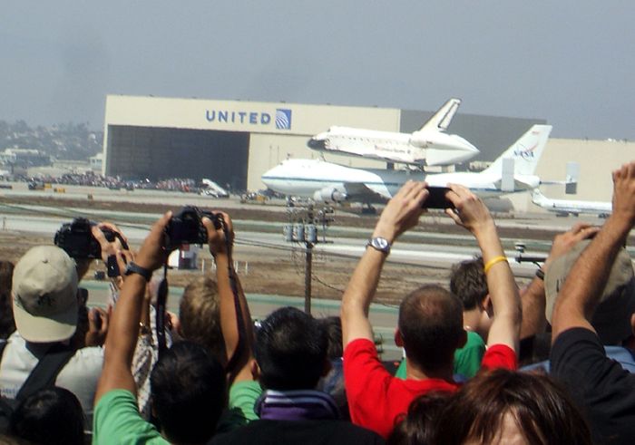 A photo I took of NASA 905 taxiing to the United Airlines hangar, where Endeavour will be temporarily stored after landing at LAX, on September 21, 2012.