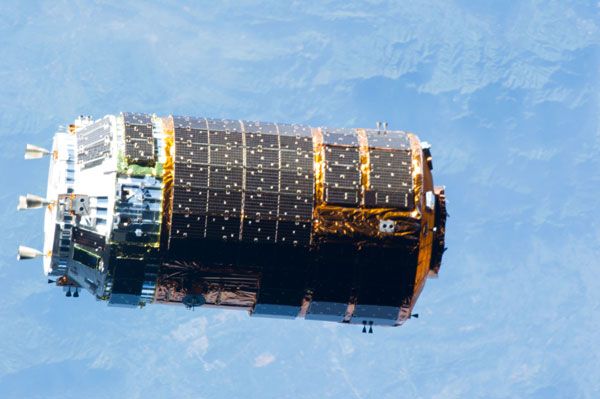 KOUNOTORI 4 floats above the Earth prior to being berthed to the International Space Station on August 9, 2013. KOUNOTORI 4 floats above the Earth prior to being berthed to the International Space Station on August 9, 2013.