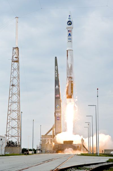 An Atlas V 401 rocket, which is the same vehicle configuration that will send MAVEN to Mars this November, launches NASA's Lunar Reconnaissance Orbiter to the Moon on June 18, 2009.