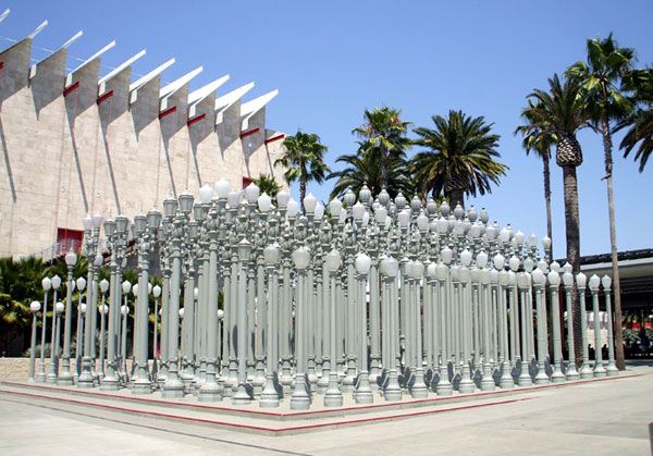 LACMA's way of turning light pollution into an art form at night... :)