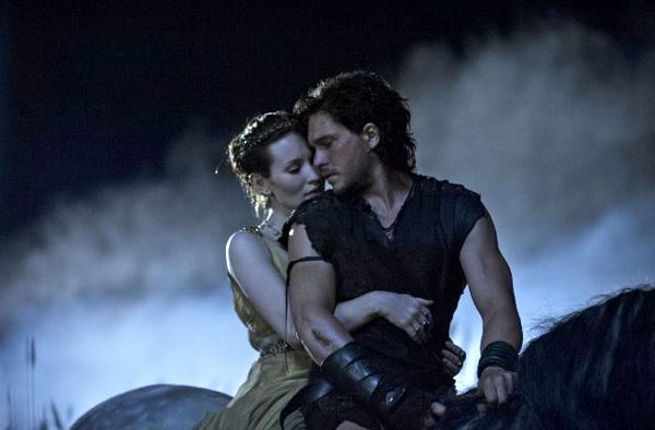 Milo and Cassia share a moment before they confront their fate at the hands of Mount Vesuvius in POMPEII. Milo and Cassia share a moment before they confront their fate at the hands of Mount Vesuvius in POMPEII.