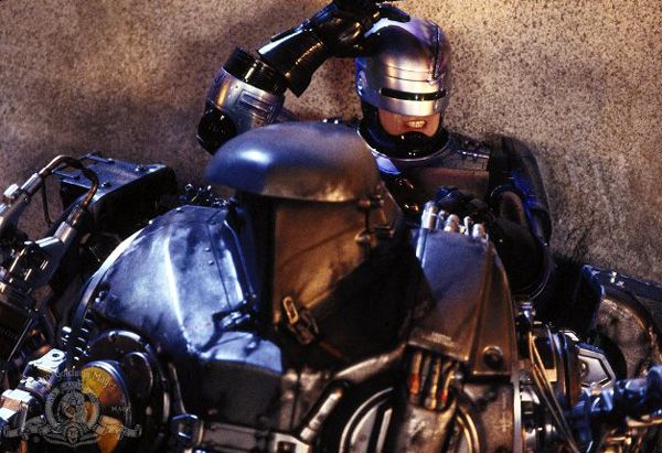 RoboCop (Peter Weller) battles Cain in ROBOCOP 2. RoboCop (Peter Weller) battles Cain in ROBOCOP 2.