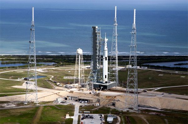 An illustration depicting the SLS poised for launch at LC-39B at NASA's Kennedy Space Center in Florida. An illustration depicting the SLS poised for launch at LC-39B at NASA's Kennedy Space Center in Florida.