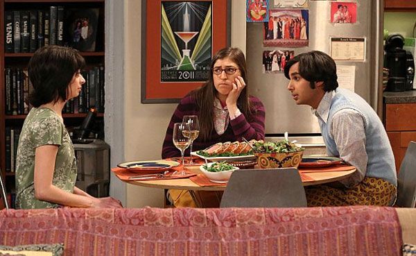 Amy Farrah Fowler (Mayim Bialik) watches as things start to go downhill during Lucy (Kate Micucci) and Raj's (Kunal Nayyar) date on THE BIG BANG THEORY.