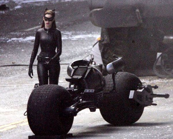Anne Hathaway as Catwoman in THE DARK KNIGHT RISES.