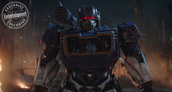 A screenshot of Soundwave prior to him unleashing Ravage onto Optimus Prime (off-screen) in BUMBLEBEE. A screenshot of Soundwave prior to him unleashing Ravage onto Optimus Prime (off-screen) in BUMBLEBEE.