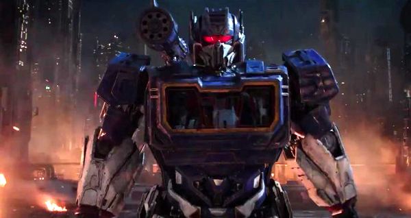 The Decepticon known as Soundwave also appears on Cybertron in this screenshot from BUMBLEBEE. The Decepticon known as Soundwave also appears on Cybertron in this screenshot from BUMBLEBEE.