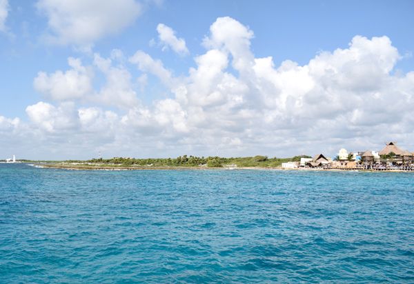 A snapshot of the Costa Maya shoreline as I walked back to the Norwegian Jade, on March 21, 2018.