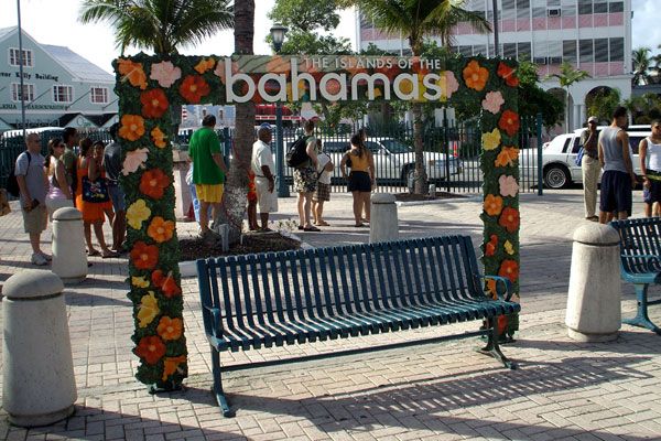 Visiting the city of Nassau, the capital of the Bahamas, on August 17, 2008.