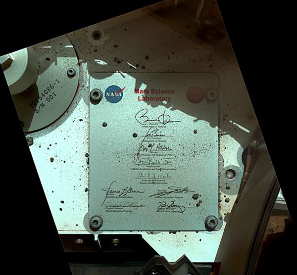 An image of a plaque bearing the signatures of President Obama, Vice President Biden and other U.S. officials that's on the Curiosity Mars rover.
