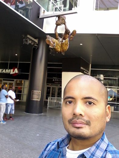 Taking a selfie with Shaq's new bronze statue at STAPLES Center in Los Angeles...on March 29, 2017.