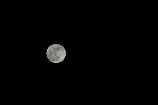 A raw image of the Supermoon that I took with my Nikon D3300 DSLR camera on December 3, 2017.