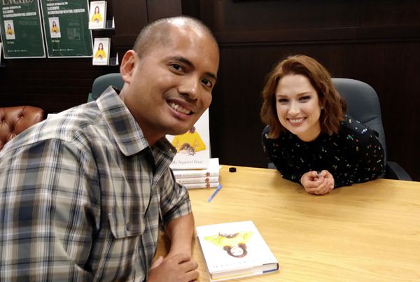 Posing with Ellie Kemper at The Grove's Barnes & Noble bookstore in Los Angeles...on October 10, 2018.
