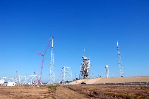 The second of three lightning towers to protect the future Ares 1 rocket at its launch pad is completed at Kennedy Space Center in Florida (January 26, 2009).