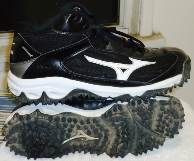 mizuno turfs