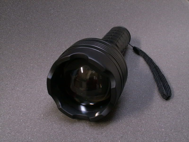 World's longest throwing LED Flashlight FTP the affordable DEFT