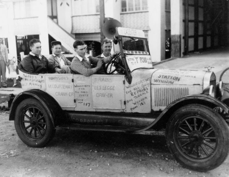 1926Fordcollegiatejalopy.jpg