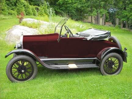 1927_Ford_roadster_topdownmaroon.jpg