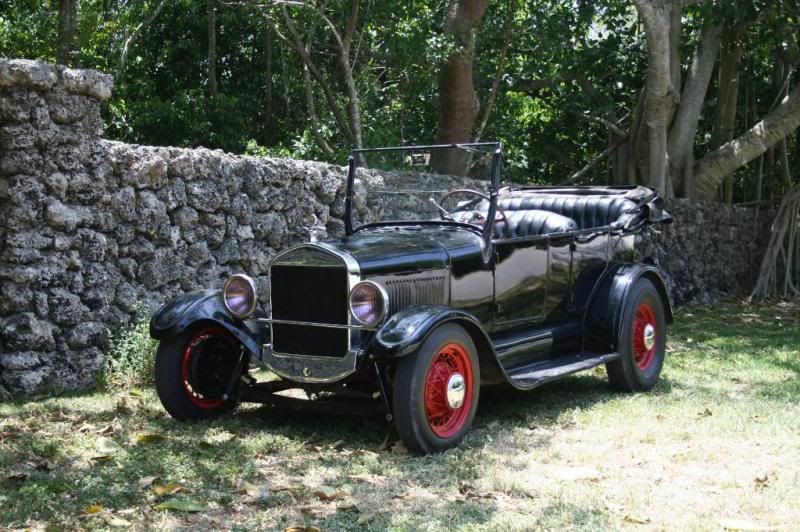 1927_Model_T_touring_V860.jpg