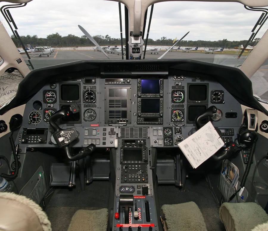 cockpit_VH-WPE_YPJT_280109.jpg