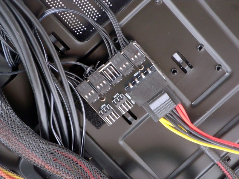 big_nzxt-switch810-29.jpg