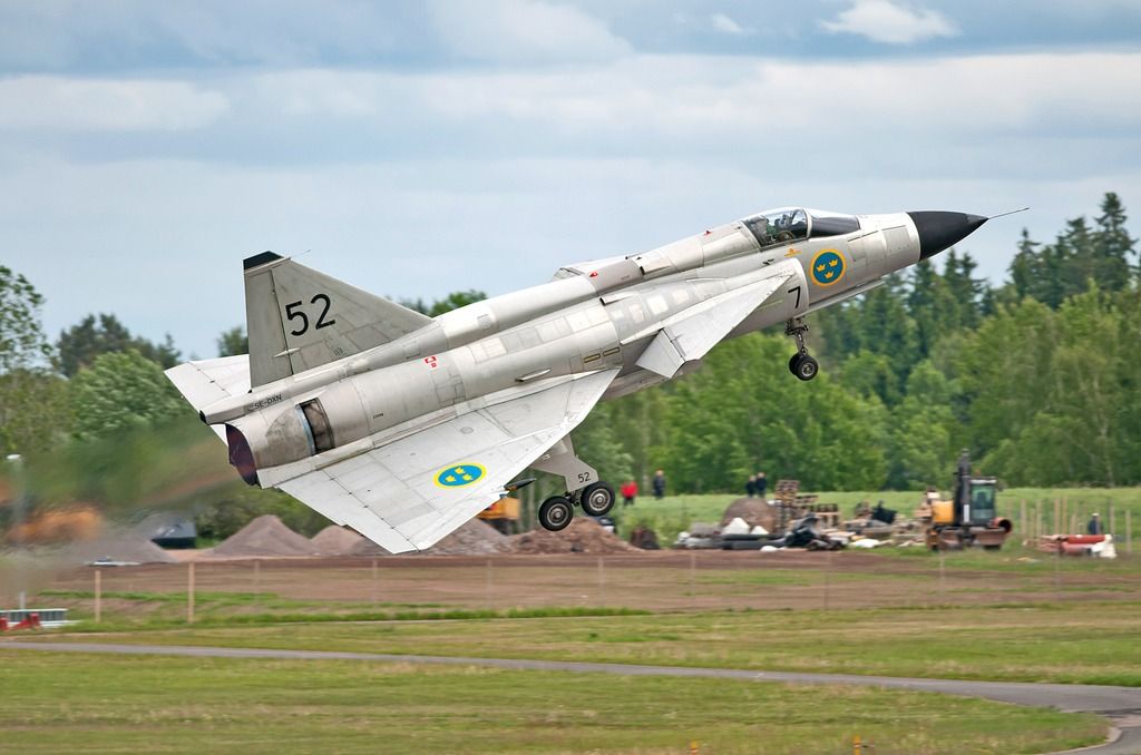 AJS37Viggen-1-2-small_zps7de52kvs.jpg