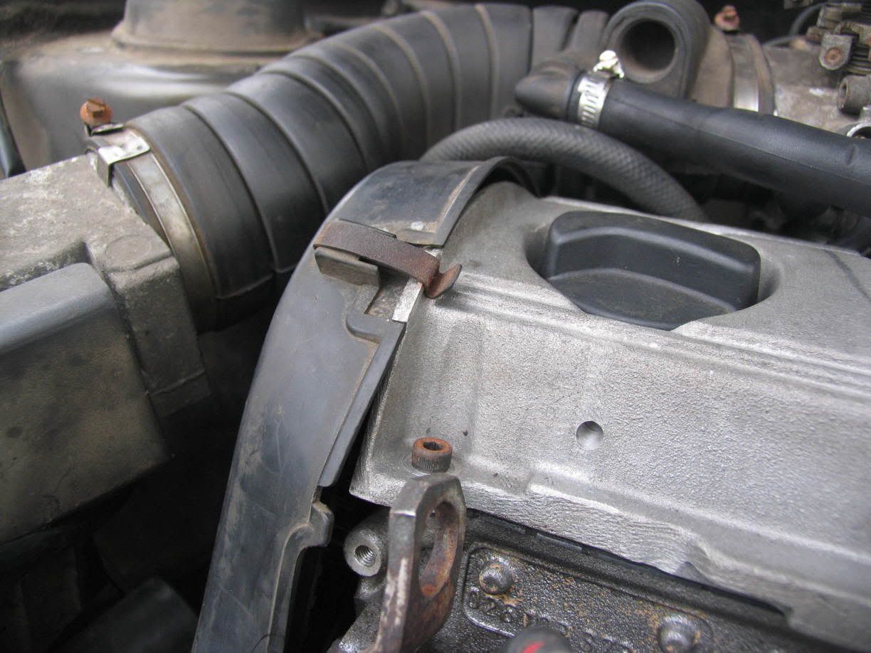 installing rubber valve cover gasket, which studs? VW Vortex