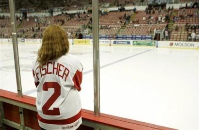 captdta10211220300red_wings_fischer.jpg