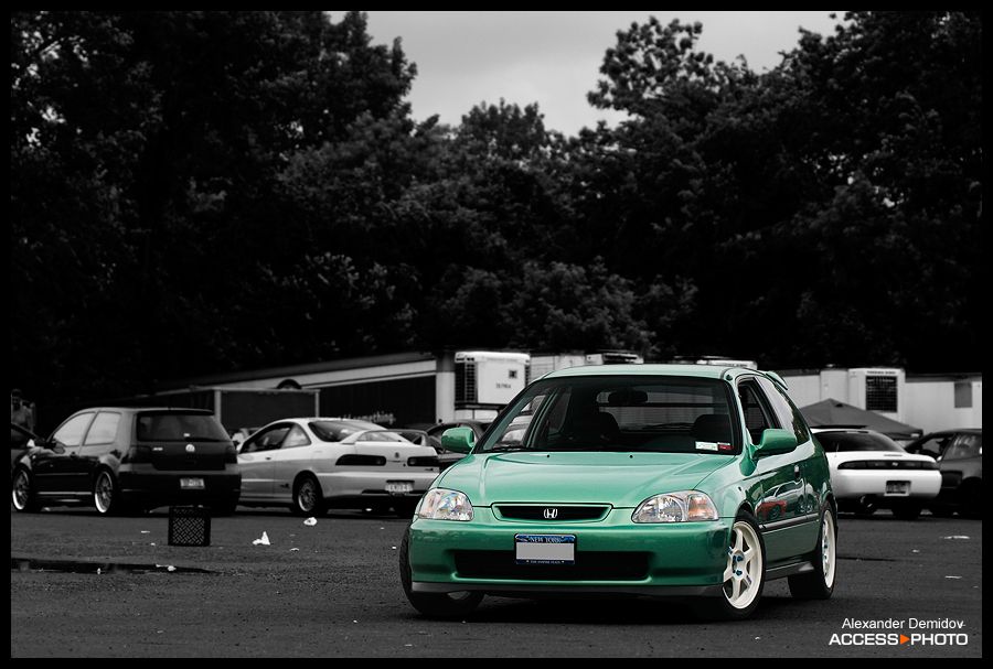 IMAGE: http://img.photobucket.com/albums/v488/AlexanderVD/060307-MarcusDairy-NAisBest/IMG_7121_a2.jpg