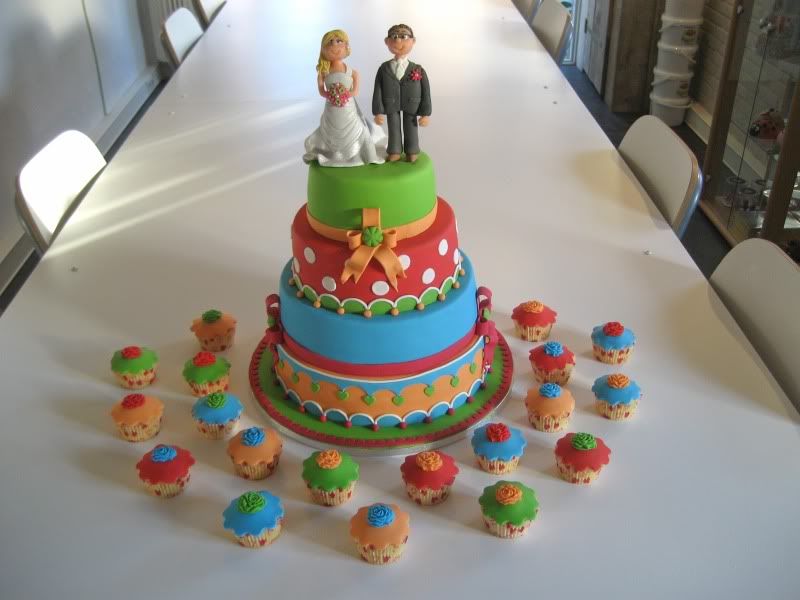 http://img.photobucket.com/albums/v488/Naera/bruidstaartkleur2.jpg