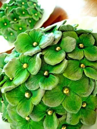 http://img.photobucket.com/albums/v488/Naera/hortensias-1.jpg