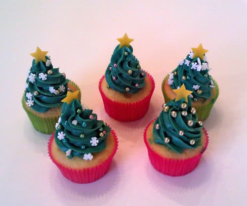 http://img.photobucket.com/albums/v488/Naera/kerstcupcakes.jpg