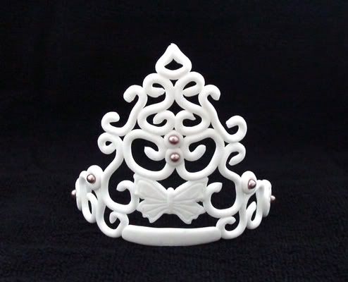 http://img.photobucket.com/albums/v488/Naera/tiara.jpg