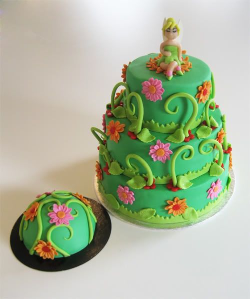 http://img.photobucket.com/albums/v488/Naera/tinkerbelltaart.jpg