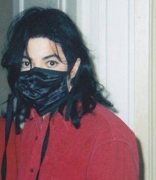 THE-BLACK-SILKY-MASK-michael-jackson-15430255-306-353_zps3903872e.jpg