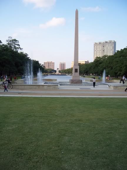 Looking across the reflecting pond toward the statue