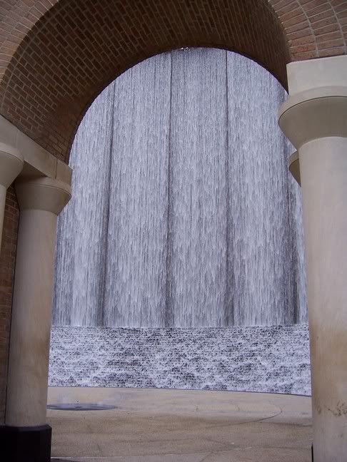 Close-up of the fountain