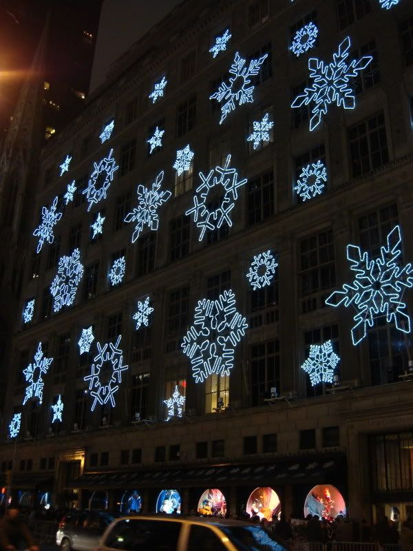 Saks lightshow