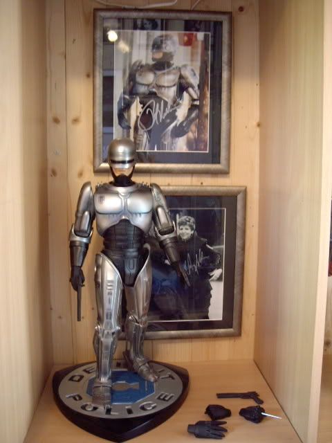 weta superman statue