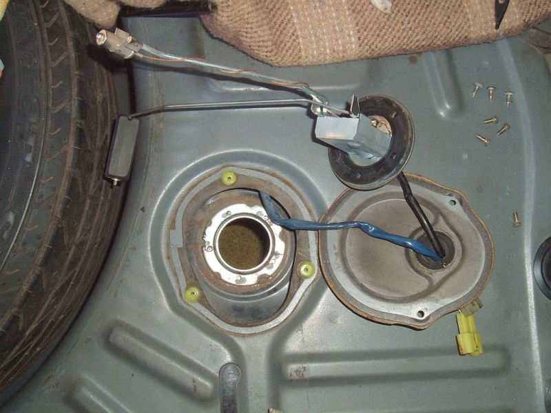 [Image: AEU86 AE86 - How to: Repair low fuel warning sender]
