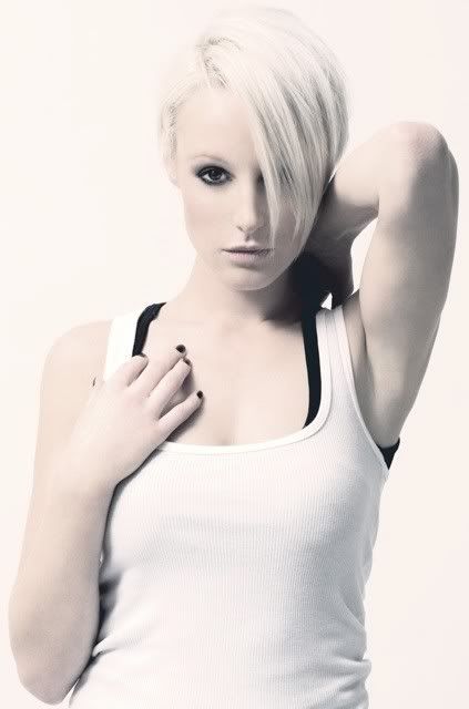 emma hewitt short hair