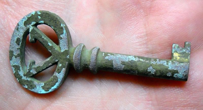 31810_Key.jpg