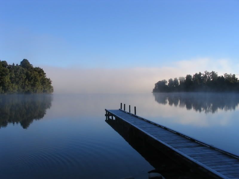 Lake_mapourika_NZ.jpg