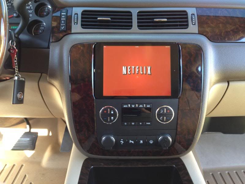 Added an iPad mini to my dash... Chevy Tahoe Forum GMC Yukon Forum