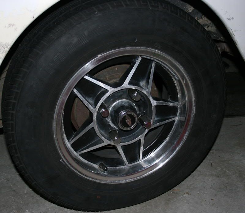 http://img.photobucket.com/albums/v495/sarzlollie/wheels_1smlFS.jpg