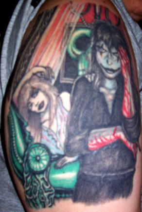 Close-up right upper arm - Eric and Shelly from the comic "The Crow":